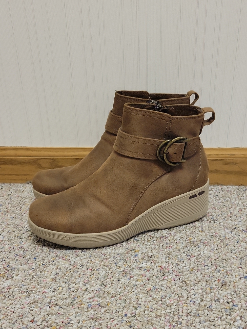 Skechers Memory Foam Casual Wedge Ankle Boots in Brown Sz 9 Fall School